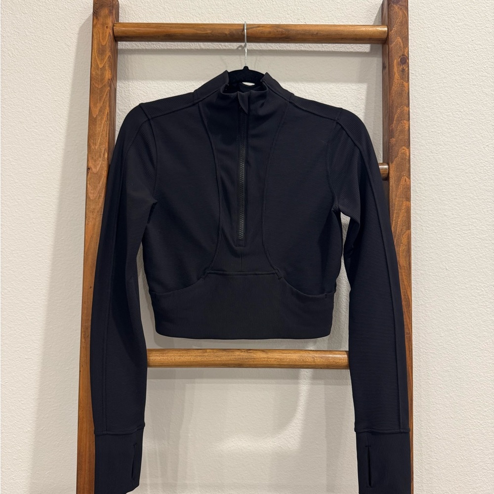 Women's Black Long-Sleeve Half-Zip Crop Top
